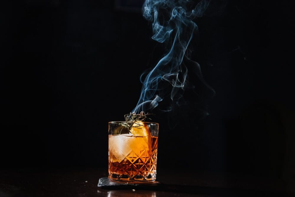 best-smoked-old-fashioned-recipes-liquorista